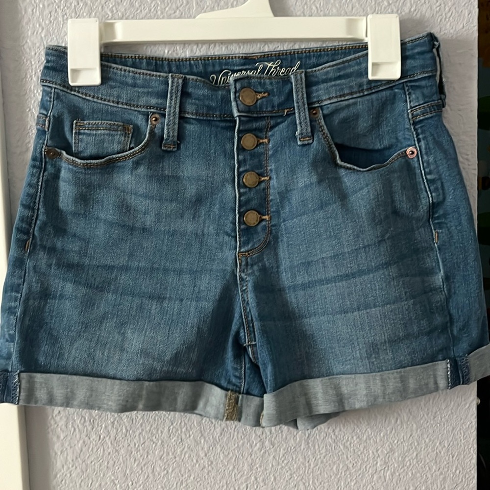Women’s Universal Thread Jean Shorts
